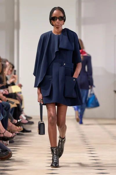 Look 13